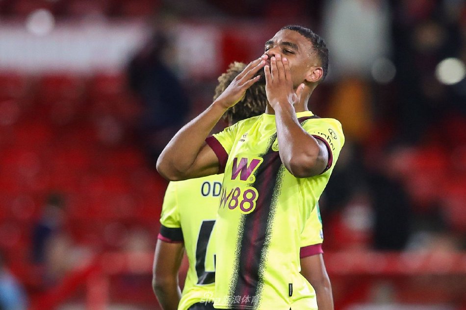 王励勤面对 王励勤面对